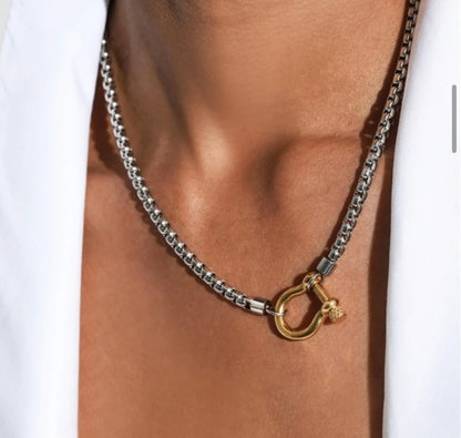 Esencia Necklace